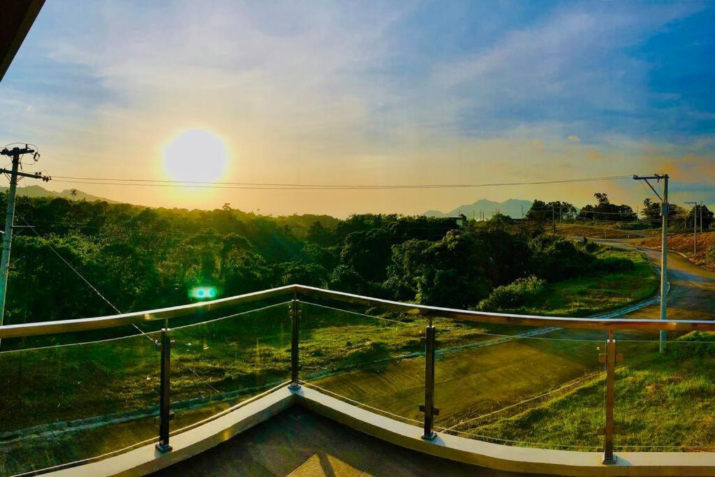 Overlooking Staycation At Sandari Batulao Tagaytay City Zewnętrze zdjęcie