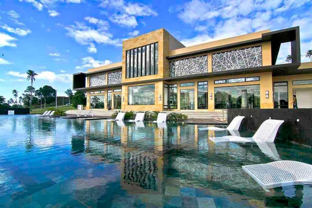 Overlooking Staycation At Sandari Batulao Tagaytay City Zewnętrze zdjęcie